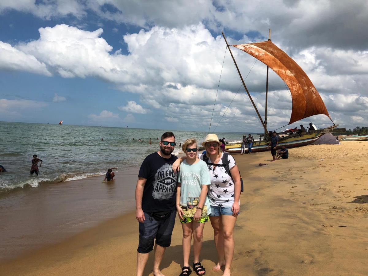 Lilly Palace Villa Guest House Negombo Bagian luar foto