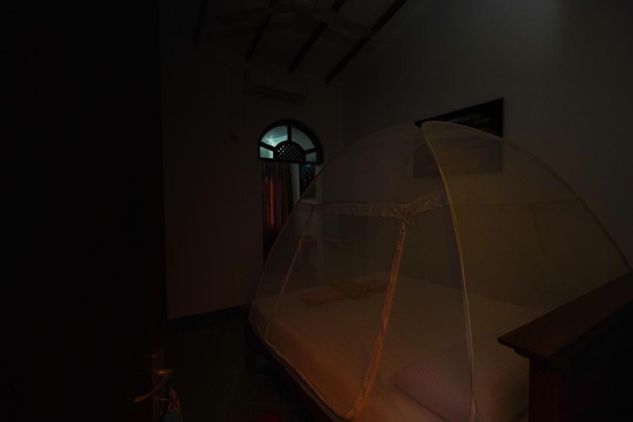 Lilly Palace Villa Guest House Negombo Bagian luar foto