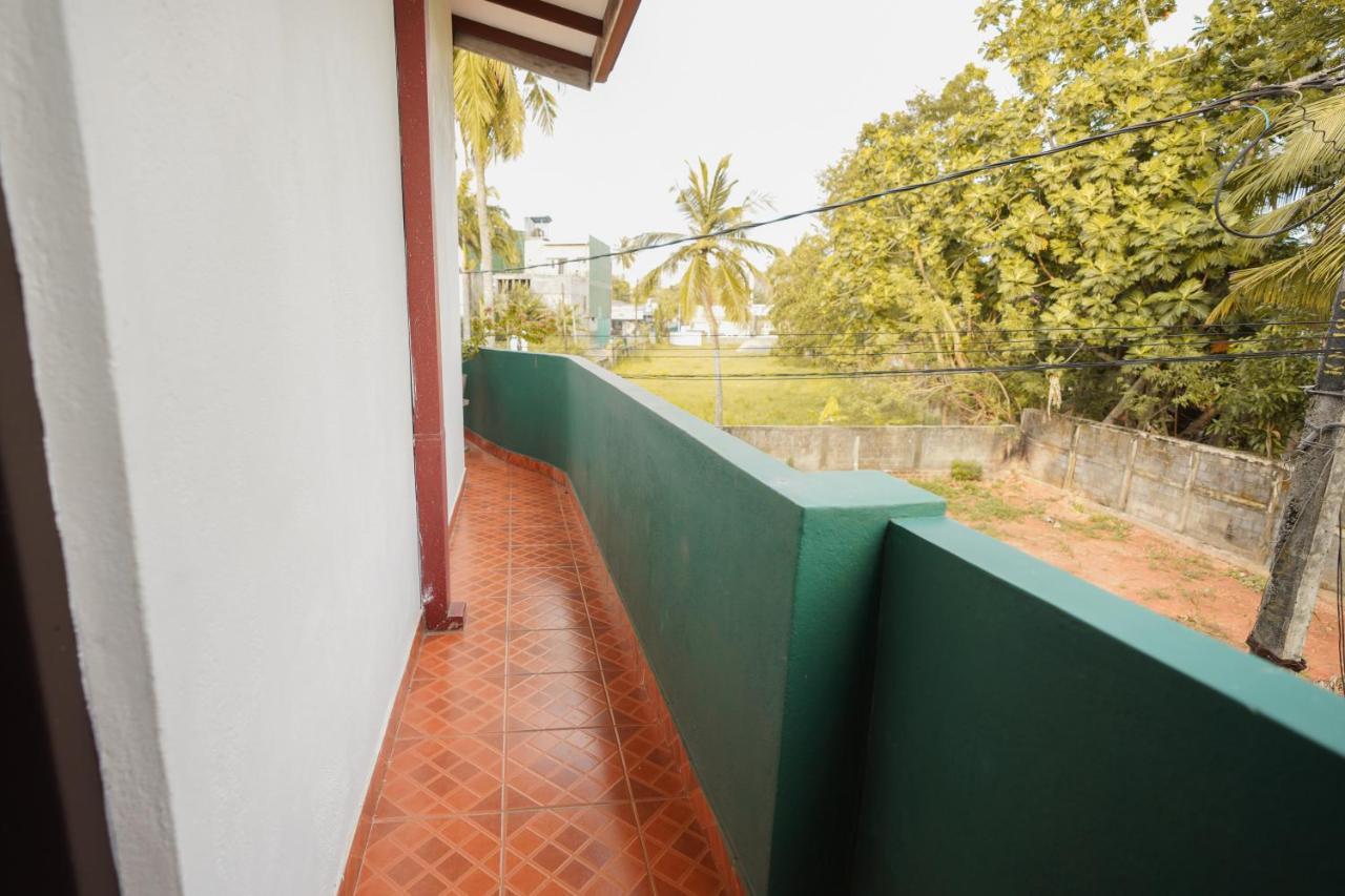 Lilly Palace Villa Guest House Negombo Bagian luar foto