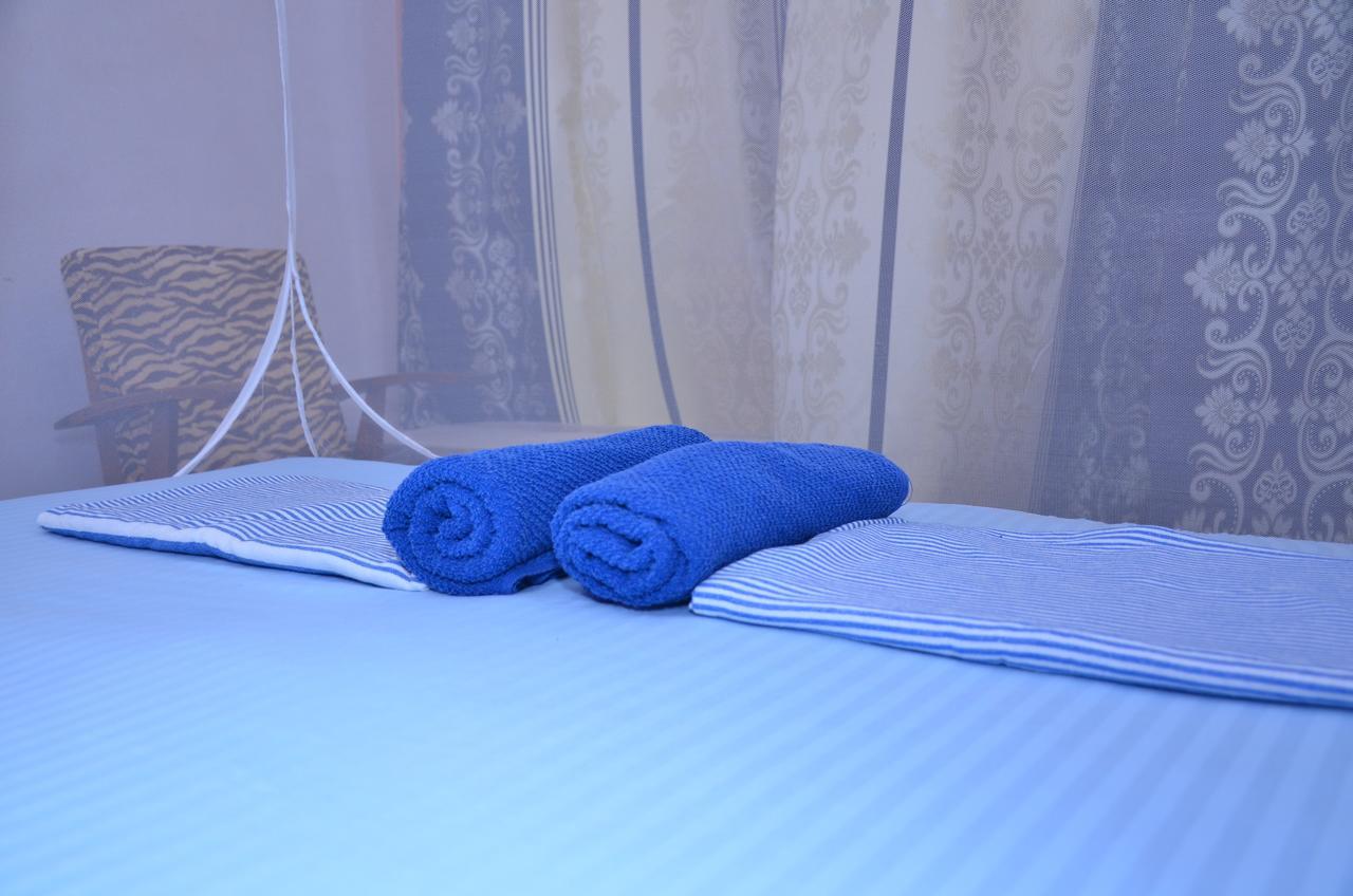 Lilly Palace Villa Guest House Negombo Bagian luar foto